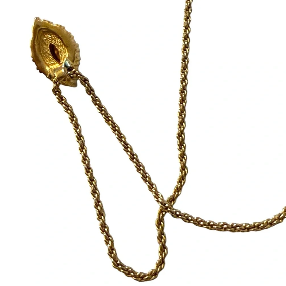 Vintage - CHRISTIAN DIOR Gold Tone Cat Eye Pendant Necklace - Picture 4 of 11